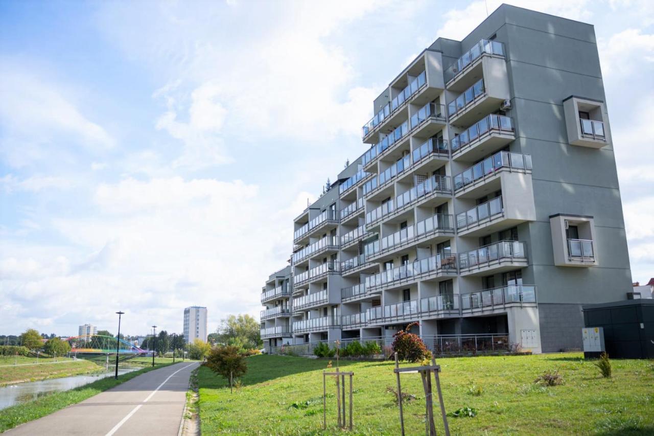 Capital Towers - Apartament Green Z Widokiem Na Rzeke Rzeszów Exterior foto